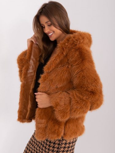 Világos barna kapucnis szőrmés kabát